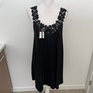 WinWin Sleeveless Black Lace Tunic, L/XL